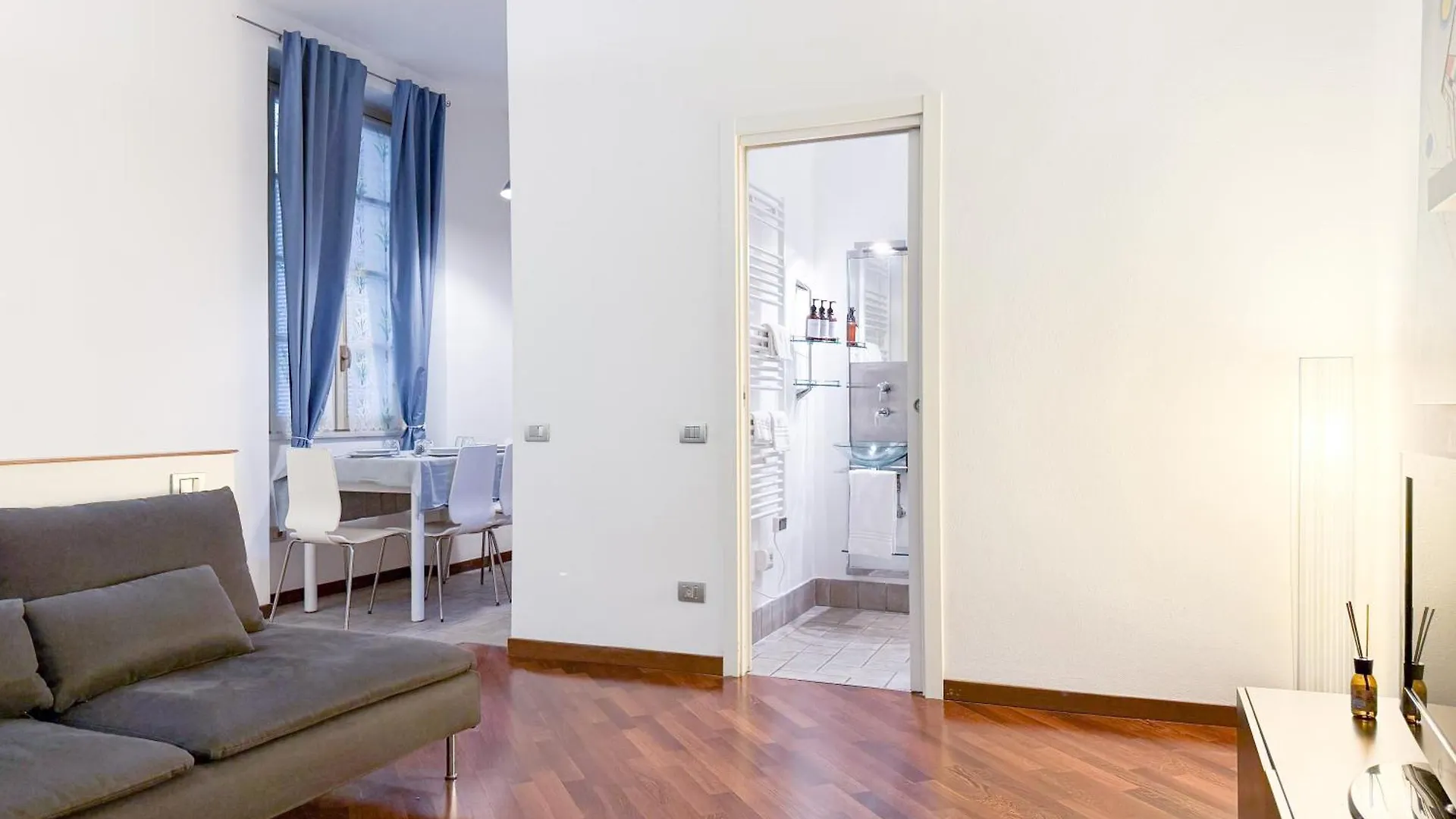 Voltiva House - In The Heart Of Como Old Town בית נופש